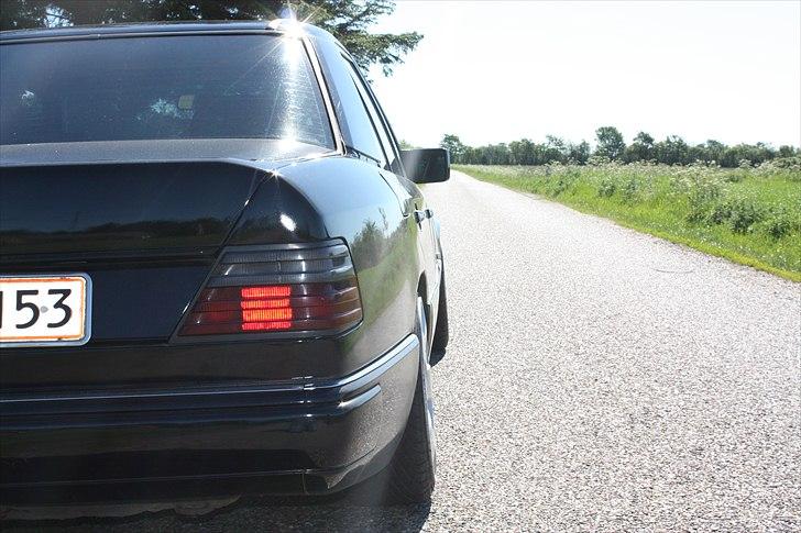 Mercedes Benz W124 300D Solgt billede 6