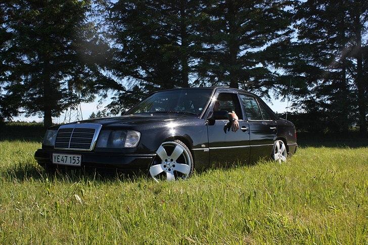 Mercedes Benz W124 300D Solgt billede 8