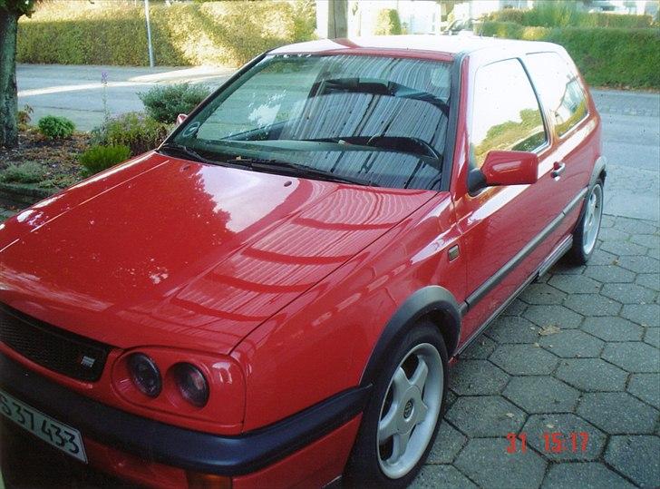 VW Golf 3 GTI - Sådan så bilen ud, da jeg købte den i 2004. Hvor mange herinde kan prale med at de har ejet den samme bil i 7 år ?? billede 13