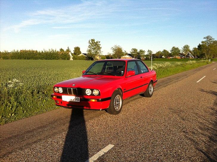 BMW 318 is billede 1