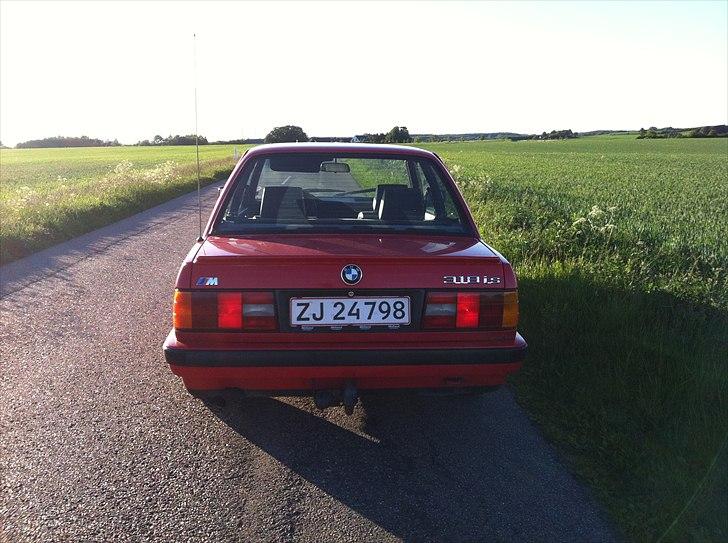 BMW 318 is billede 2