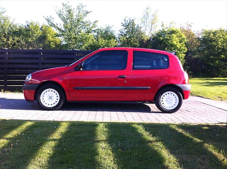 Renault a Clio Si 1.6 - Helt nymalede stålfælge. billede 3