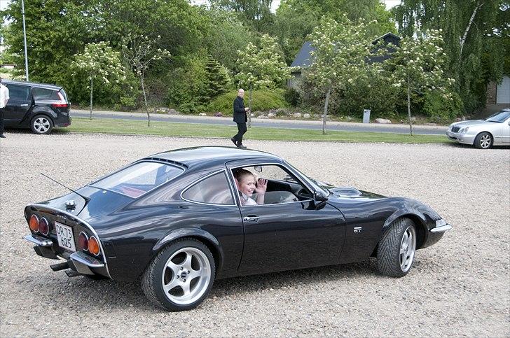 Opel GT - Kørsel af lillesøster ved konfirmation billede 1