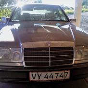 Mercedes Benz 300e 24