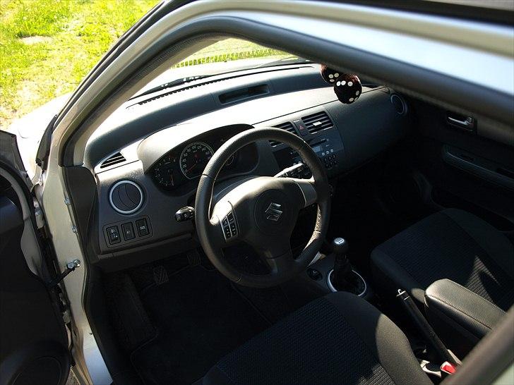 Suzuki Swift GLX 5 d billede 5