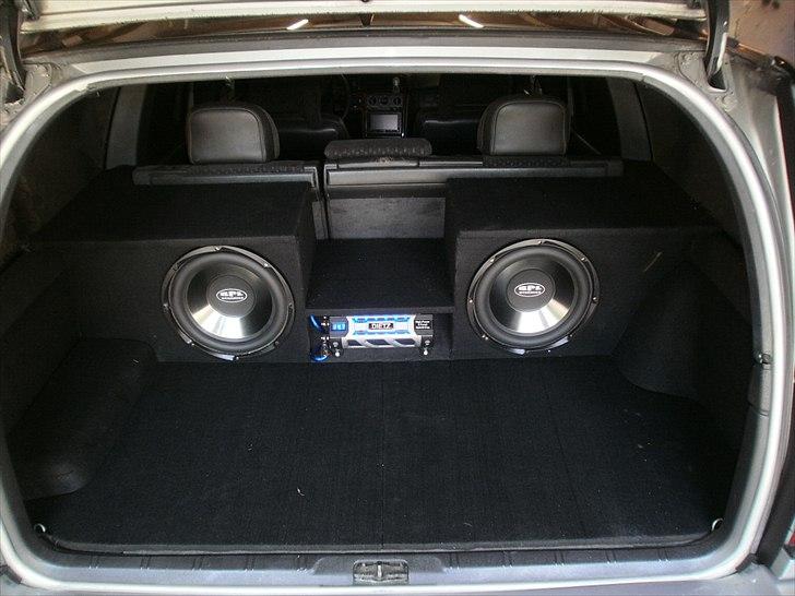 Volvo 855 t5 ,SOLGT - anlægget i bagagerum færdigt,dog lidt beskidt på billedet,da vi lige er hjemvendt fra dhb billede 17