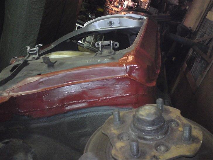 Toyota Starlet KP61 - Torpedopladen og panel endelig fri for rust.  billede 11