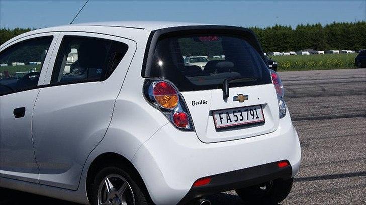 Chevrolet Spark 1.0 Beathe - Beathe, nu uden emblemer bagpå og med navneskilt i stedet :D billede 19