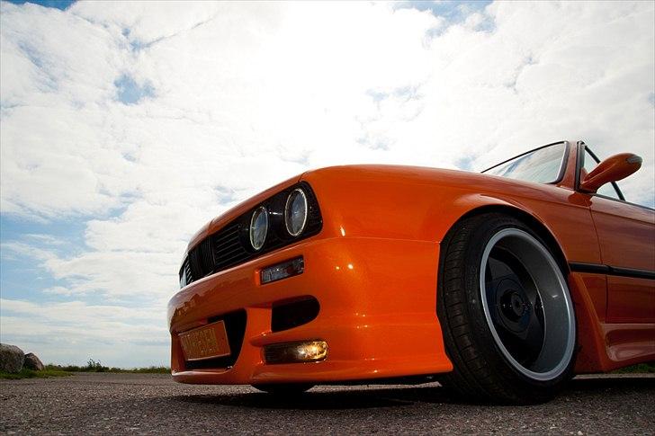 BMW E30 325i Cabriolet - Den orange farve får forskellige nuancer. billede 2