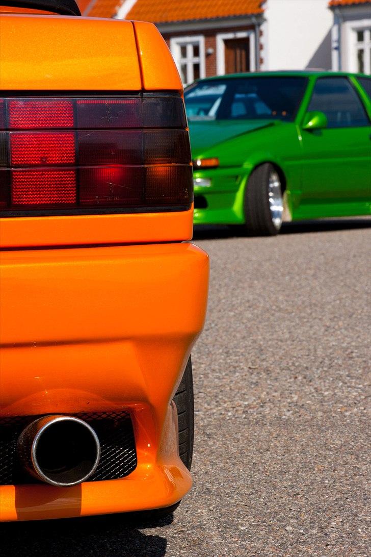 BMW E30 325i Cabriolet - Mmmmm min Bimse og min Corolla står og hygger sig ;-) billede 10