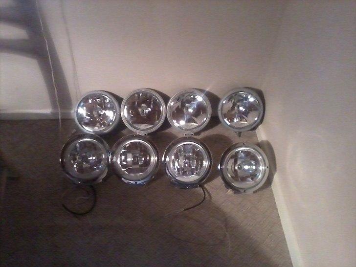 Nissan patrol - så er der indkøbt lidt lygter som ska mases på når den er synet..  billede 9