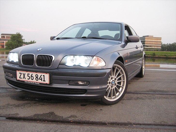 BMW 320 i billede 10