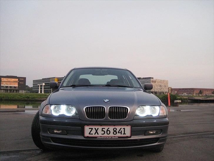 BMW 320 i billede 11