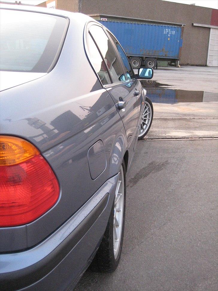 BMW 320 i billede 14