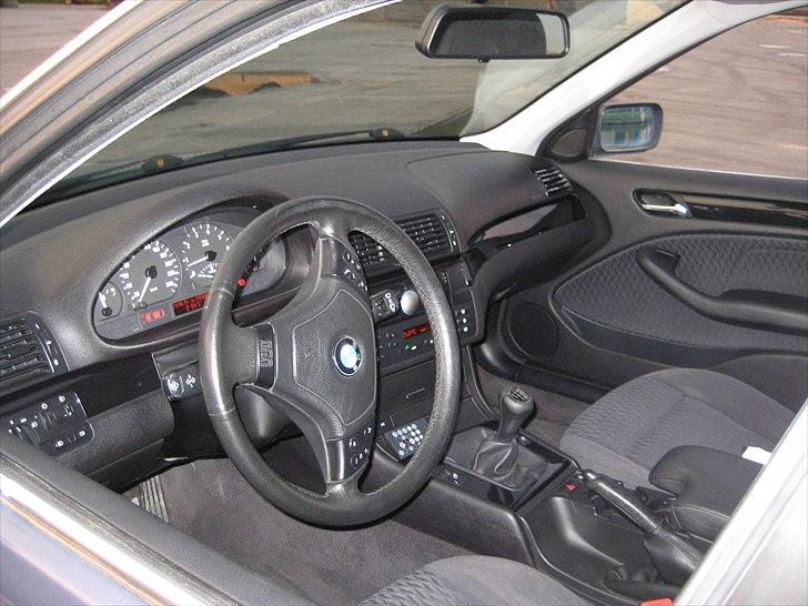 BMW 320 i billede 16