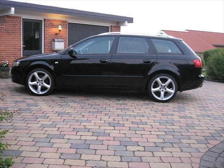 Audi A4 Avant 2,0 TDI  *Solgt* billede 2