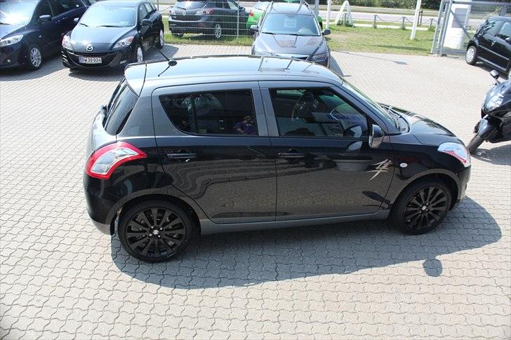 Suzuki Swift GLX 5-Dørs billede 10