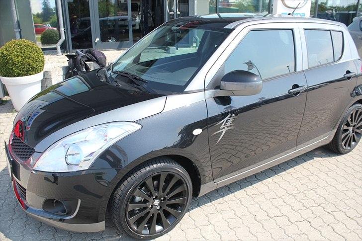 Suzuki Swift GLX 5-Dørs billede 4