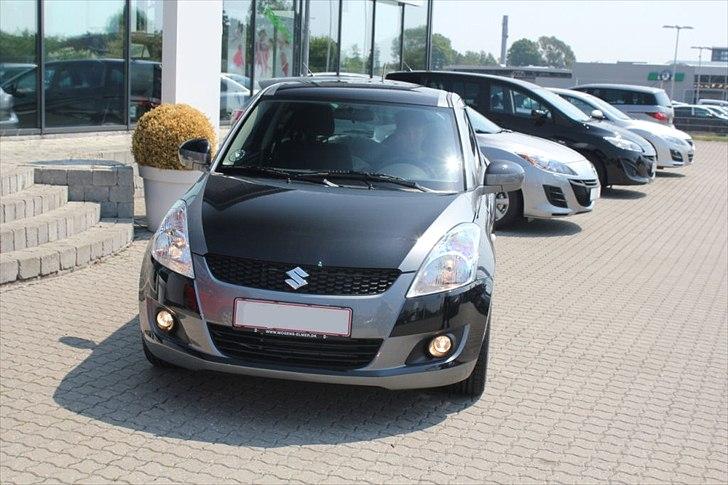 Suzuki Swift GLX 5-Dørs billede 5