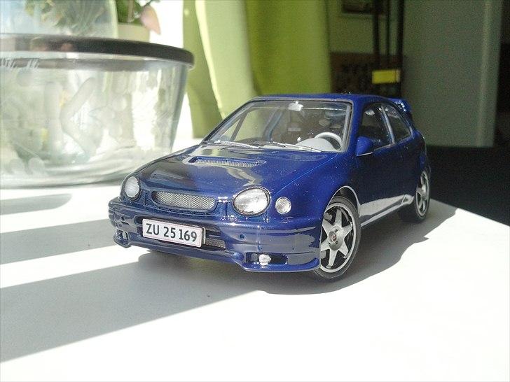 Toyota Corolla E11 1,6 H/B LUNA - Mini Corolla 1/24 billede 19