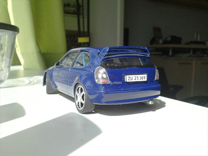 Toyota Corolla E11 1,6 H/B LUNA - Mini Corolla 1/24 billede 20