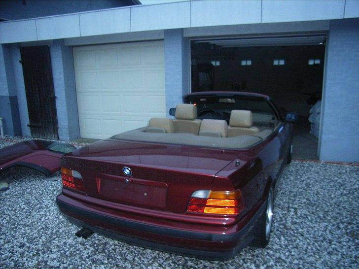 BMW 325i Cabriolet [SOLGT] billede 9