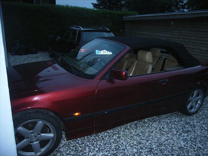 BMW 325i Cabriolet [SOLGT] billede 10