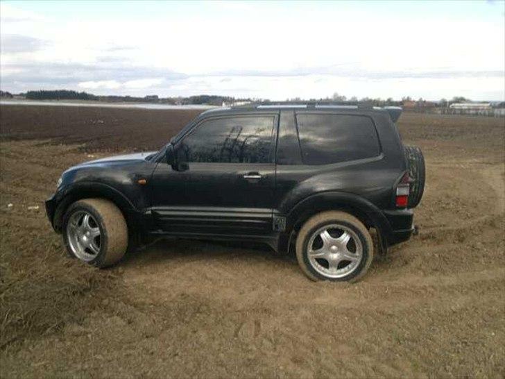 Mitsubishi Grand Pajero billede 2