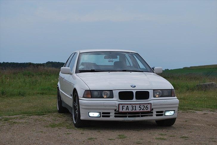 BMW E36 320i *White gangster* billede 1