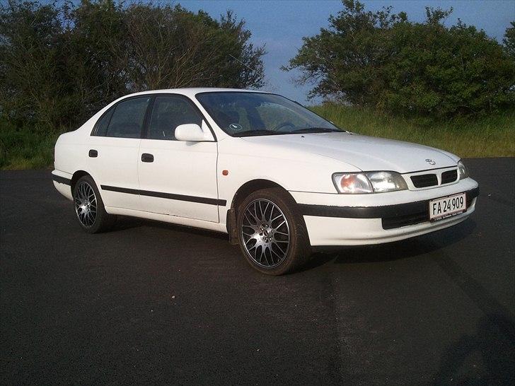 Toyota Carina E 1.8 Xli sedan, Lean burn billede 1