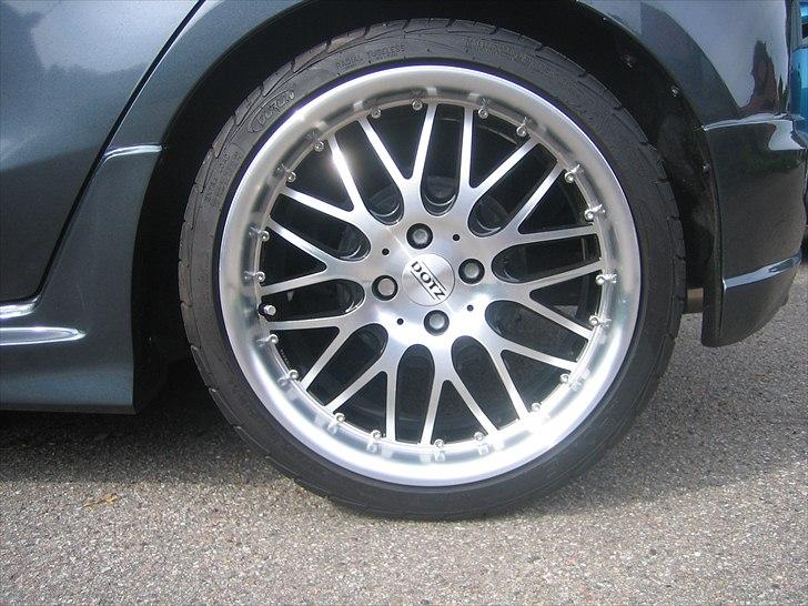 Mazda 2 Advance (solgt) - Bagfælg og det nye skørtesæt. billede 3