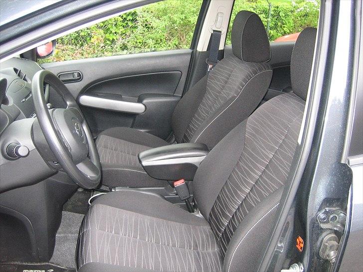 Mazda 2 Advance (solgt) - Kabinen ser sådan ud fra fabrikken. billede 13