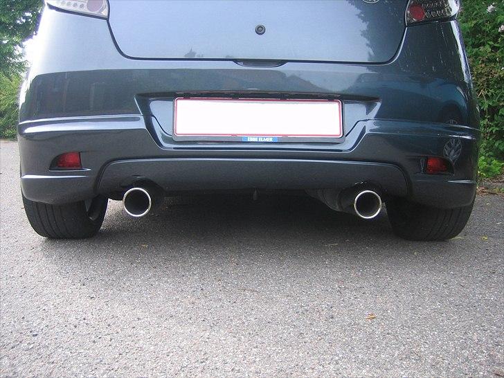 Mazda 2 Advance (solgt) - Bare lige et billede af udstødningen  billede 11