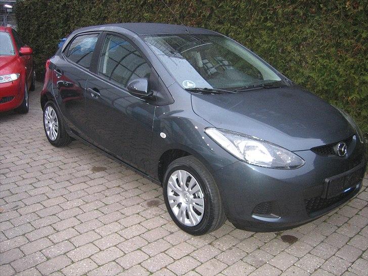 Mazda 2 Advance (solgt) - Sådan så bilen ud da jeg hentede den hos forhandleren.  billede 18