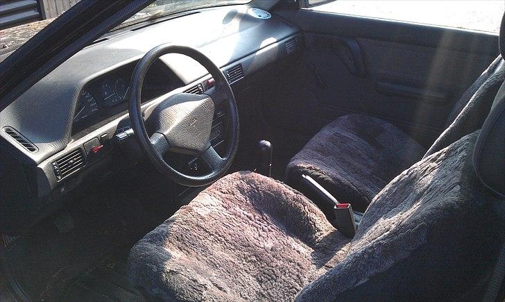 Mazda 323 lx *SOLGT* billede 6