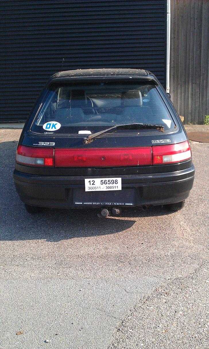 Mazda 323 lx *SOLGT* billede 8
