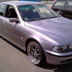 BMW e39 523iA