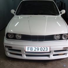 BMW E30 320i solgt