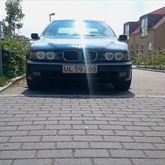 BMW E39 sedan 528i solgt