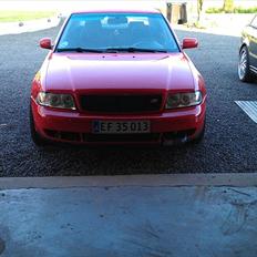 Audi A4  (SOLGT) 