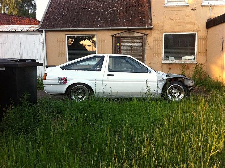 Toyota Corolla Coupe AE86 billede 1