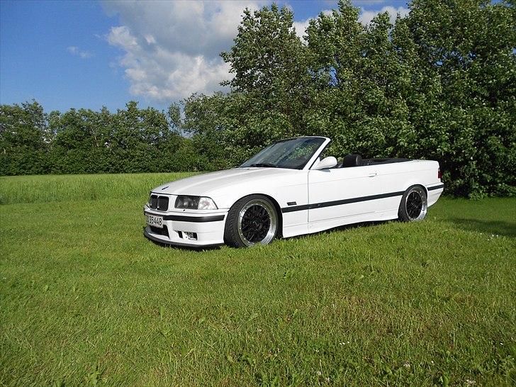 BMW 318i/is cabriolet (SOLGT) billede 1