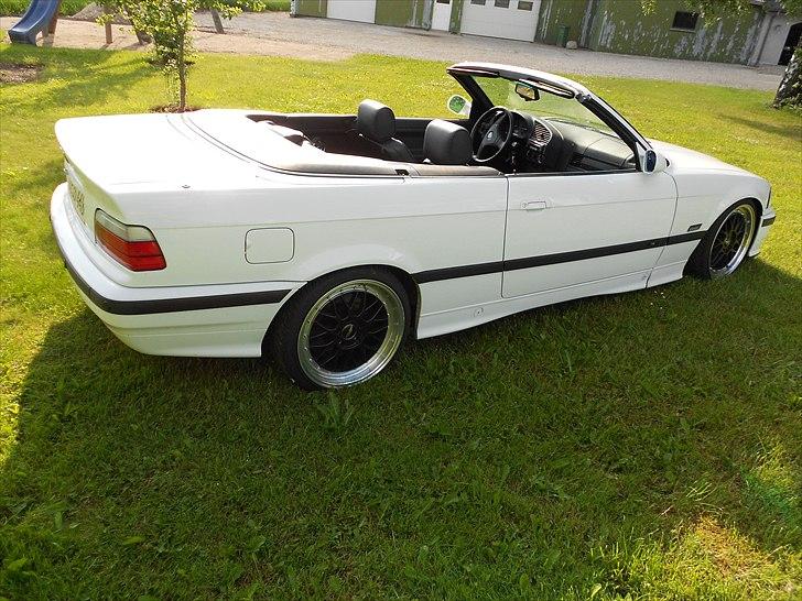 BMW 318i/is cabriolet (SOLGT) billede 4