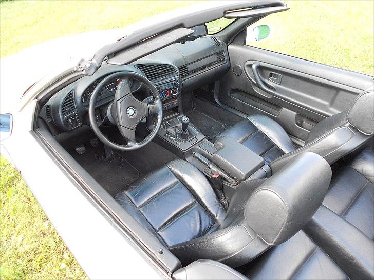 BMW 318i/is cabriolet (SOLGT) billede 7