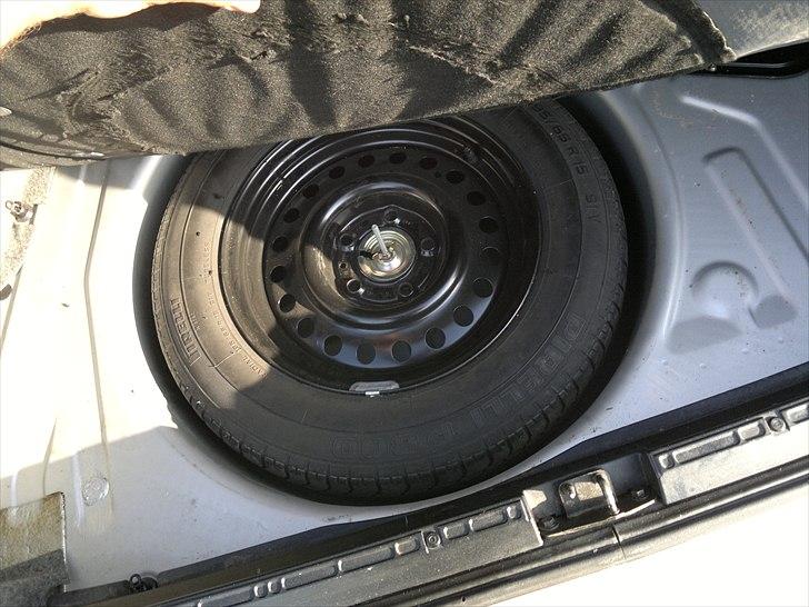 BMW 520i 24v - Aldrig brugt , ser rent og fint ud billede 17