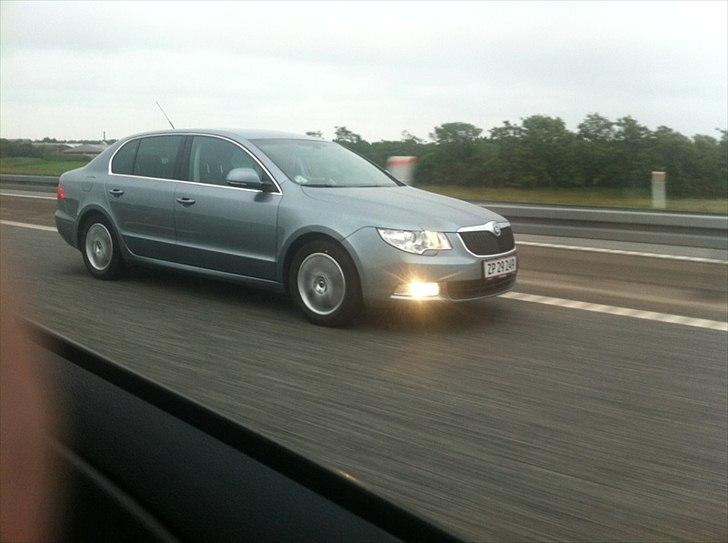 Skoda Superb 1,9 TDI GreenLine - Solgt! billede 8