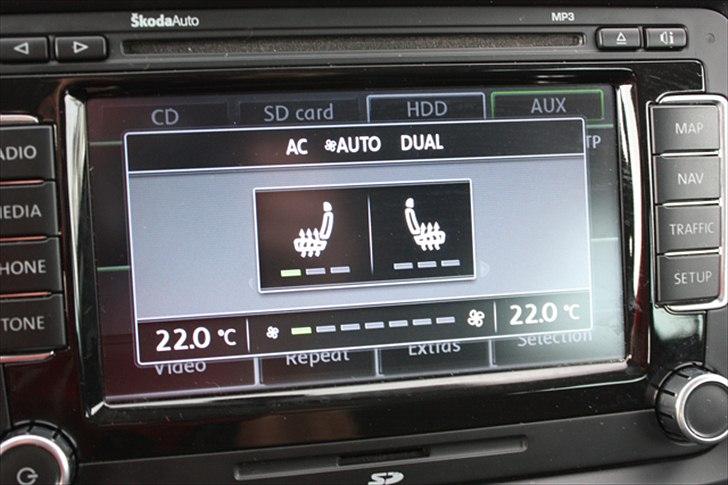 Skoda Superb 1,9 TDI GreenLine - Solgt! - Klimastyring vises i Navigationsdisplay billede 10
