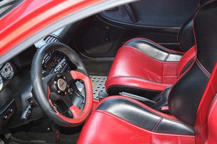 Mazda Mx3 DOHC SOLGT - Inden i . Detaljerig på det røde :)  billede 5