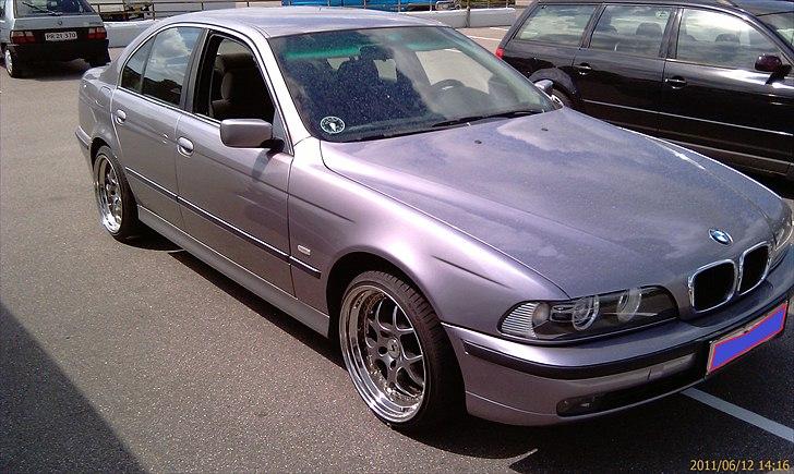 BMW e39 523iA billede 1