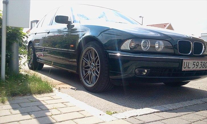 BMW E39 sedan 528i solgt billede 7